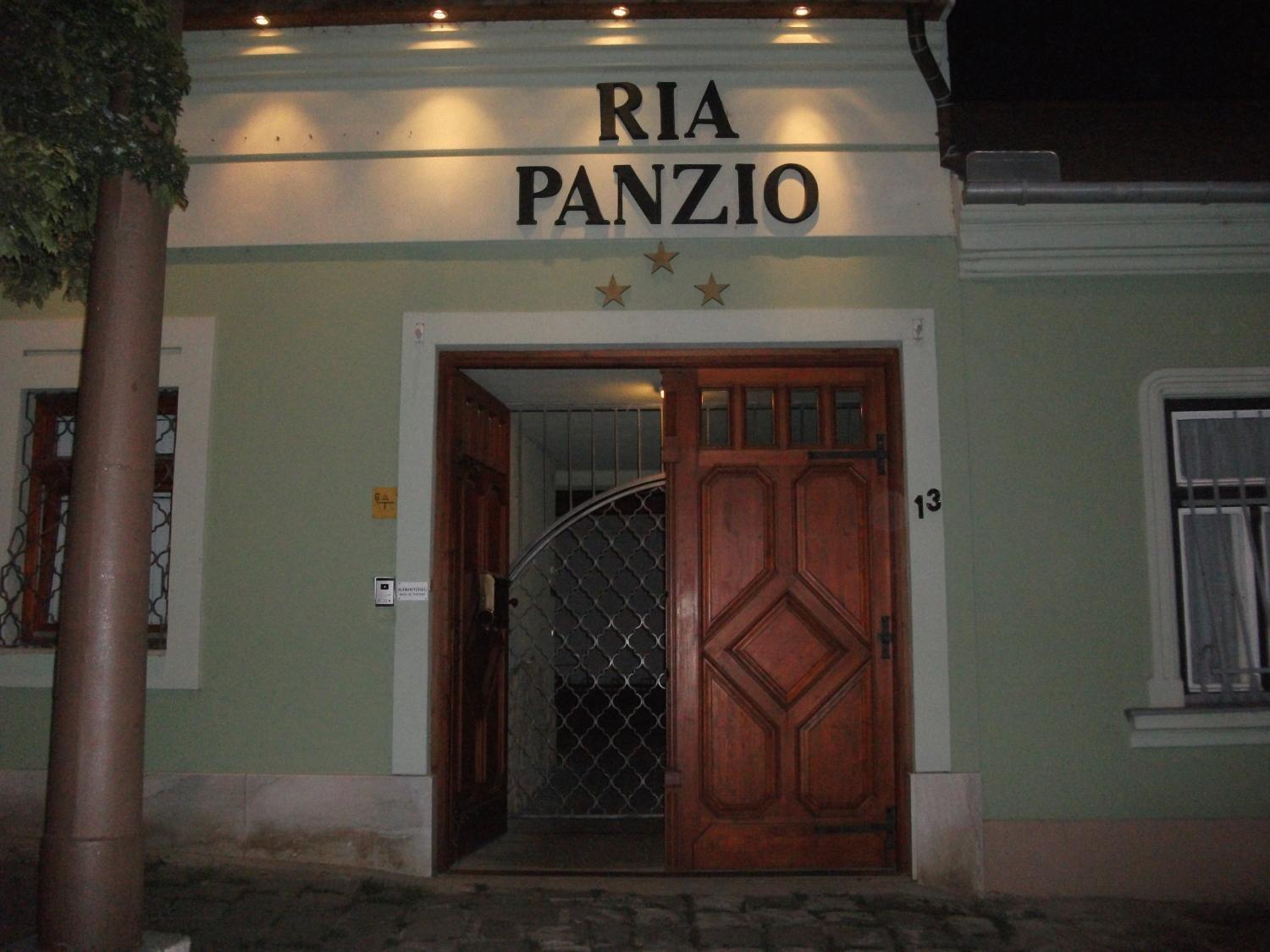 Ria Panzio Bed and Breakfast Έστεργκομ Εξωτερικό φωτογραφία