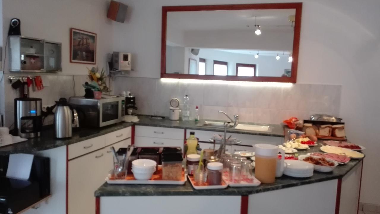 Ria Panzio Bed and Breakfast Έστεργκομ Εξωτερικό φωτογραφία